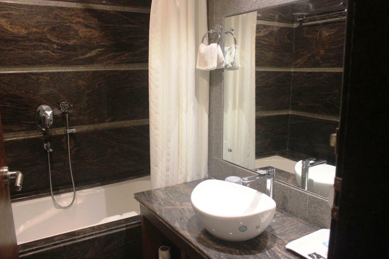 Hotel Simla Siliguri Extérieur photo